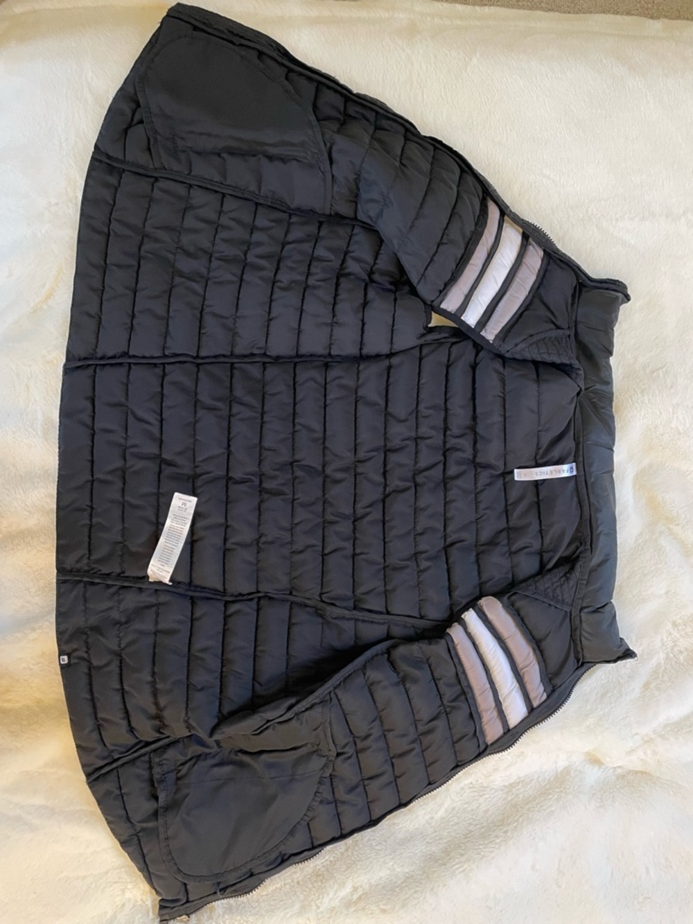 Fabletics Black Quilted Puffer Vest Gray White Chevron Active Yoga Comfy Light - Picture 13 of 16